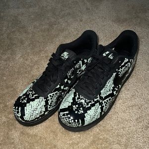 Air Force 1 Foampospite Pro Cup ‘Glow Snakeskin’.